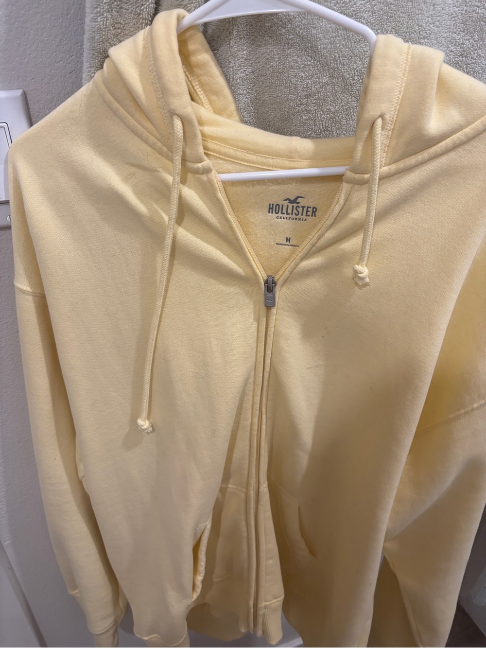 Hollister Pale Buttercup Yellow Full-Zip Hoodie
